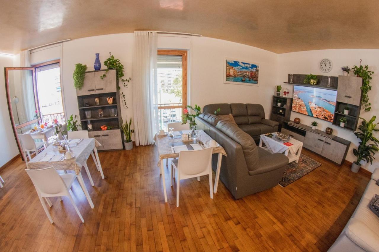Bed & Breakfast Venice Friends เมสเตร ภายนอก รูปภาพ